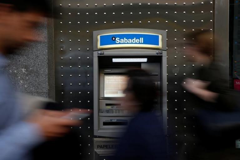 Απομακρύνει την έδρα της από την Καταλονία η Banco de Sabadell