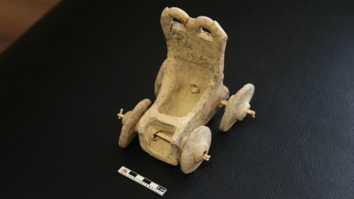 Απίθανο! Ανακάλυψαν παιδικό «αυτοκινητάκι» 5.000 ετών! [vid]