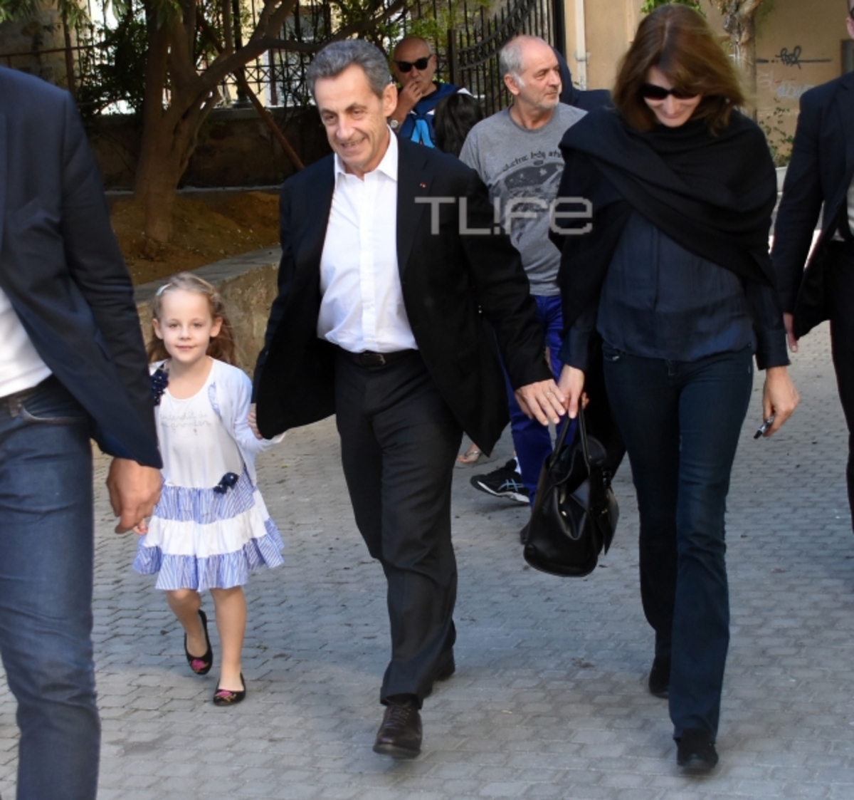 Nicolas Sarkozy – Carla Bruni: Με την κούκλα 6χρονη κόρη τους στην Ακρόπολη! [pics]
