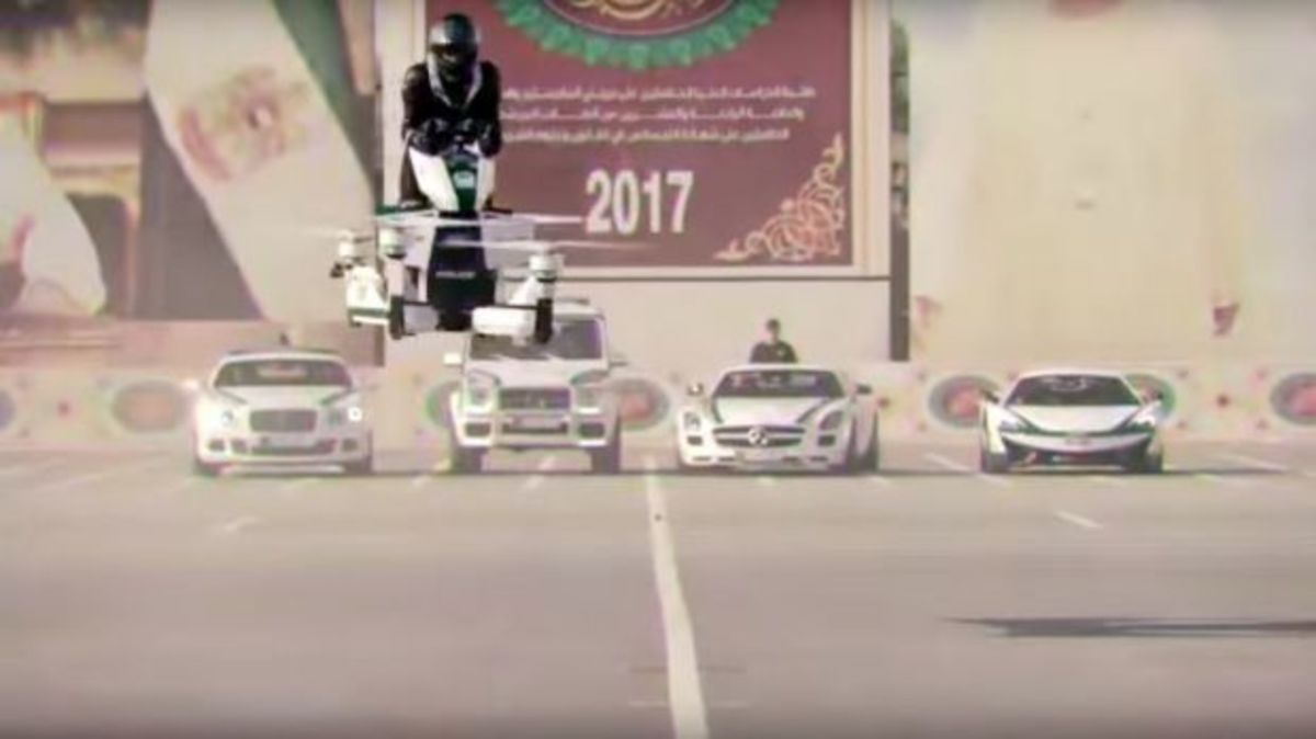 H αστυνομία του Ντουμπάι πετάει κυριολεκτικά! [vid]