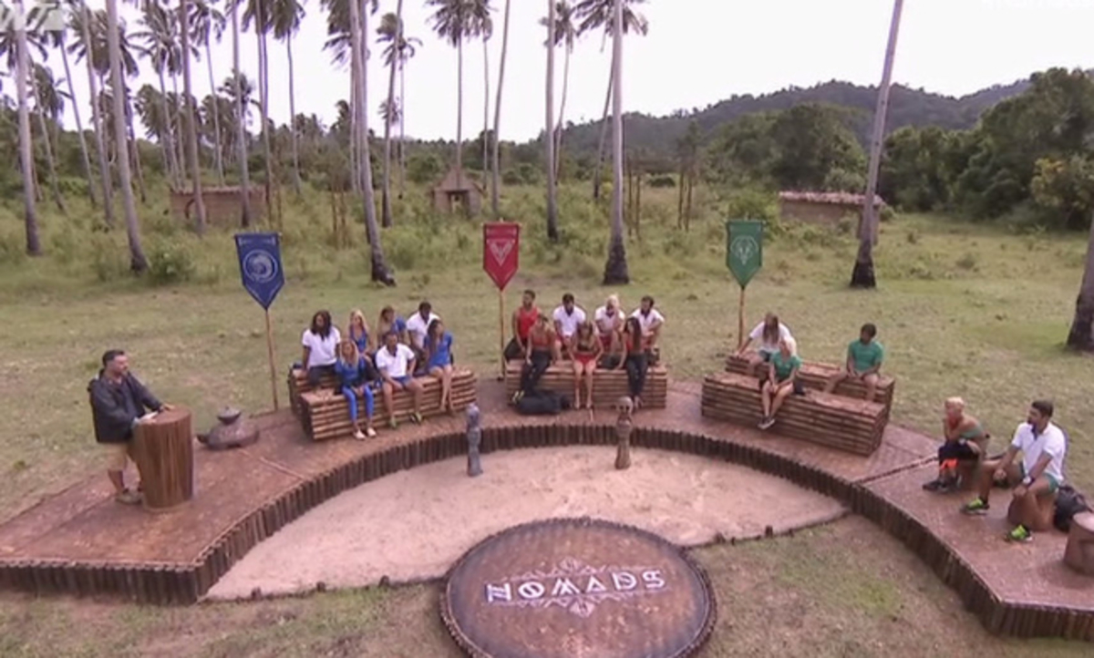 Το φλογερό ειδύλλιο στο Nomads που έχει αναστατώσει την παραγωγή