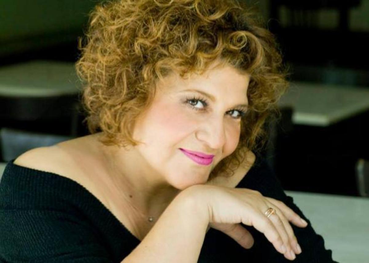 H Γιώτα Νέγκα παραδέχεται στο TLIFE ότι έχει “ανοιχτούς λογαριασμούς”