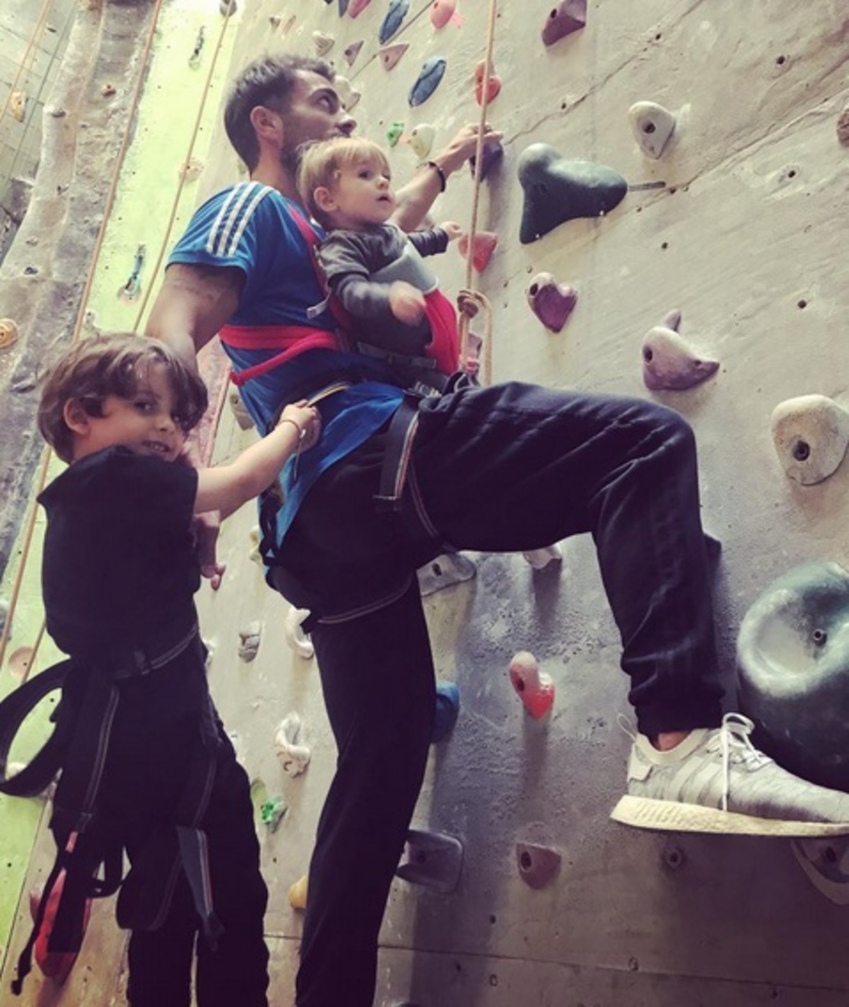 Στέλιος Χανταμπάκης: Φασίνα και μαγειρική, τώρα που λείπει η Όλγα Πηλιάκη – Το φαγητό που έφτιαξε για τα παιδιά!