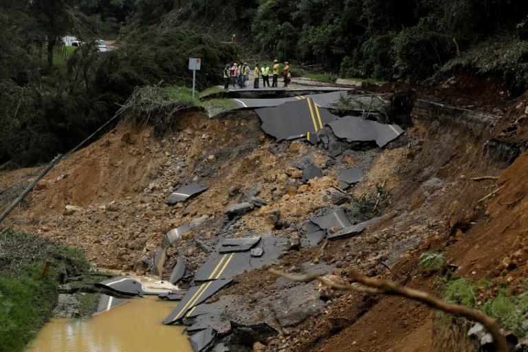 Νέος τρόμος στην Φλόριντα – Πλησιάζει ο κυκλώνας Νέιτ – 28 νεκροί στην Κεντρική Αμερική [pics, vid]