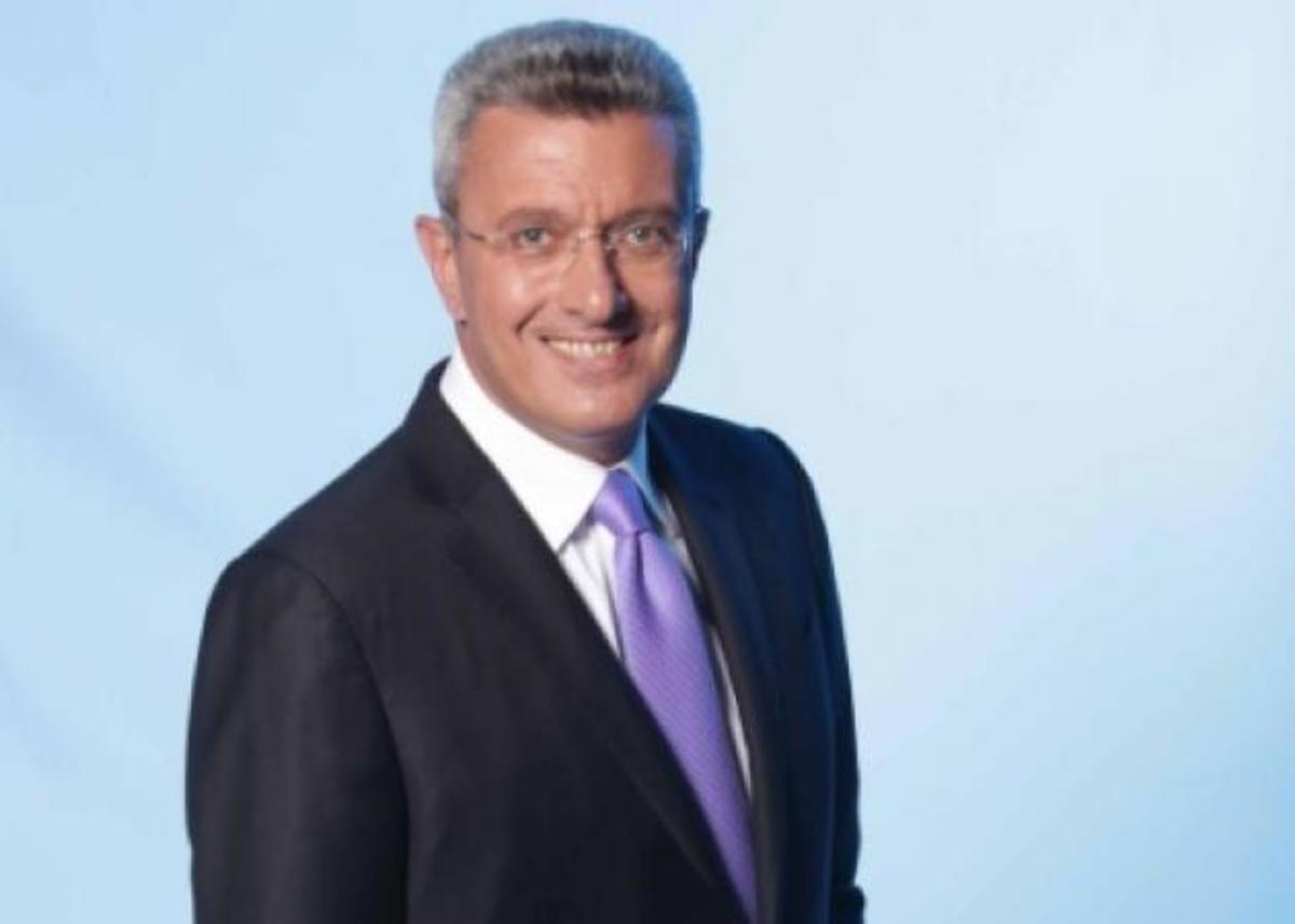 Δείτε το Νίκο Χατζηνικολάου να κάνει θαλάσσιο σκι! [pics]