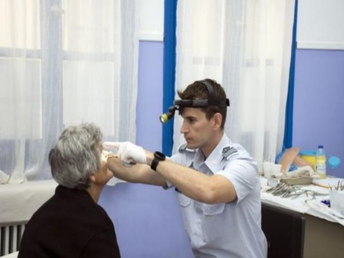 Οι γιατροί της Πολεμικής Αεροπορίας σε αποστολή σωτηρίας στη Φολέγανδρο [pics]