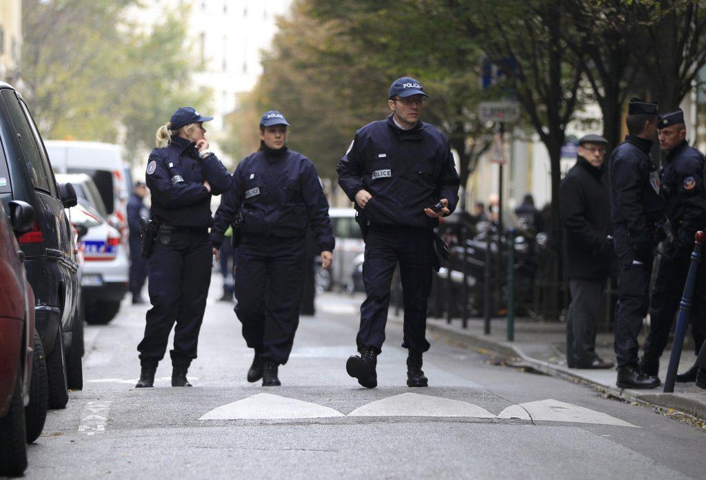 Συναγερμός στο Παρίσι: Βρήκαν μπιτόνια βενζίνης και πυροκροτητή σε φορτηγό