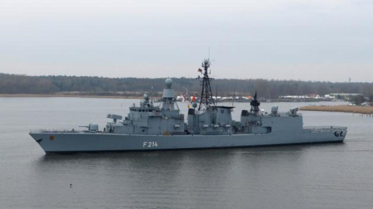 Στον Πειραιά η γερμανική φρεγάτα FGS LUBECK [vid]