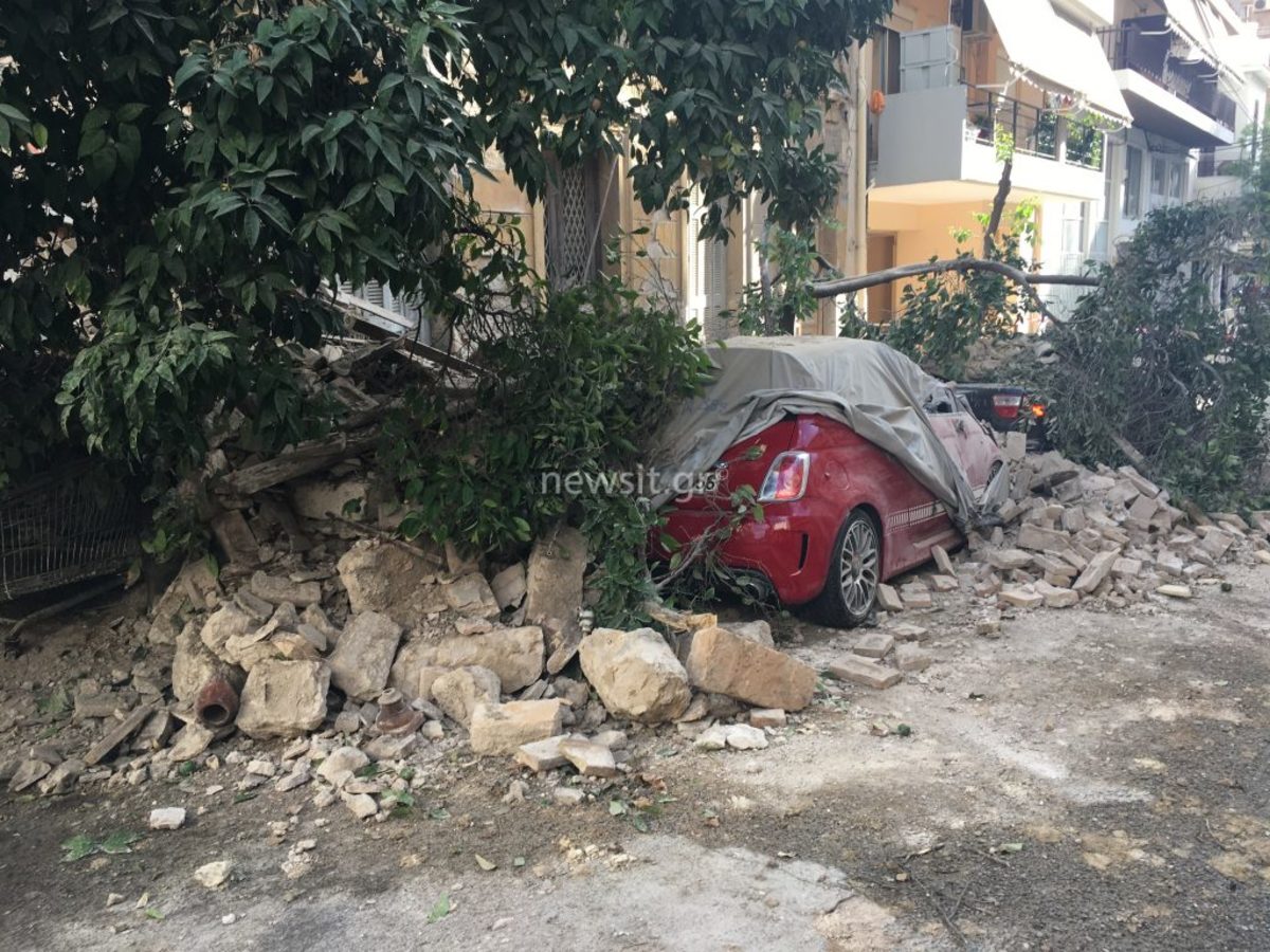 Κατέρρευσε κτίριο στον Πειραιά! Έρευνες για εγκλωβισμένους