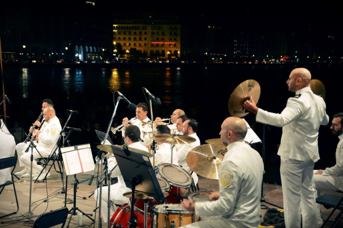 Μάγεψε η μπάντα του Πολεμικού Ναυτικού στη Θεσσαλονίκη [pics,vid]