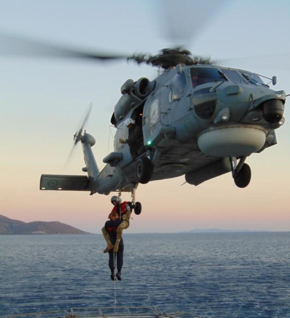 To Πολεμικό Ναυτικό συνάντησε το Ναυτικό της Γερμανίας και της Ρουμανίας στις Κυκλάδες – Εντυπωσιακές Φωτογραφίες