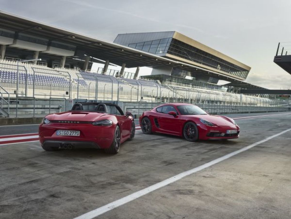 Επίσημο ντεμπούτο για τις Porsche Cayman & Boxster 718 GTS [vid]