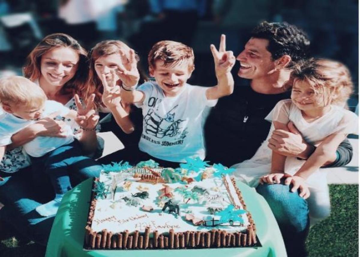 Σάκης Ρουβάς – Κάτια Ζυγούλη: Το τζάκι και η πιο όμορφη γωνιά του σπιτιού τους![pics]