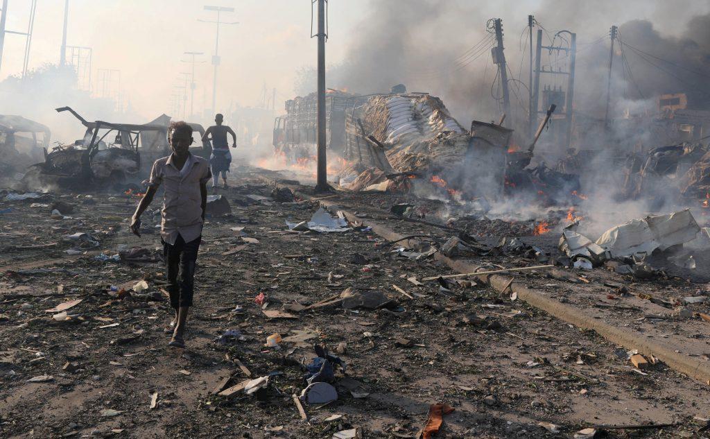Νέα τραγωδία στην Σομαλία: Δύο νεκροί από βομβιστική επίθεση – “Είδα πτώματα κομμένα στην μέση”
