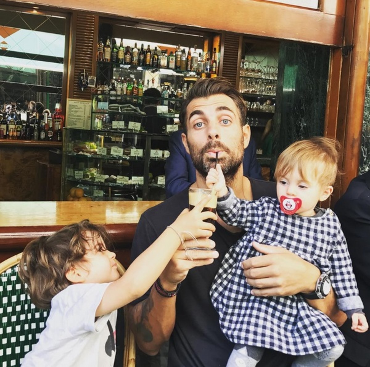 Στέλιος Χανταμπάκης: Λείπει η Όλγα Πηλιάκη και τα παιδιά τον έχουν τρελάνει! Ξεκαρδιστικό video