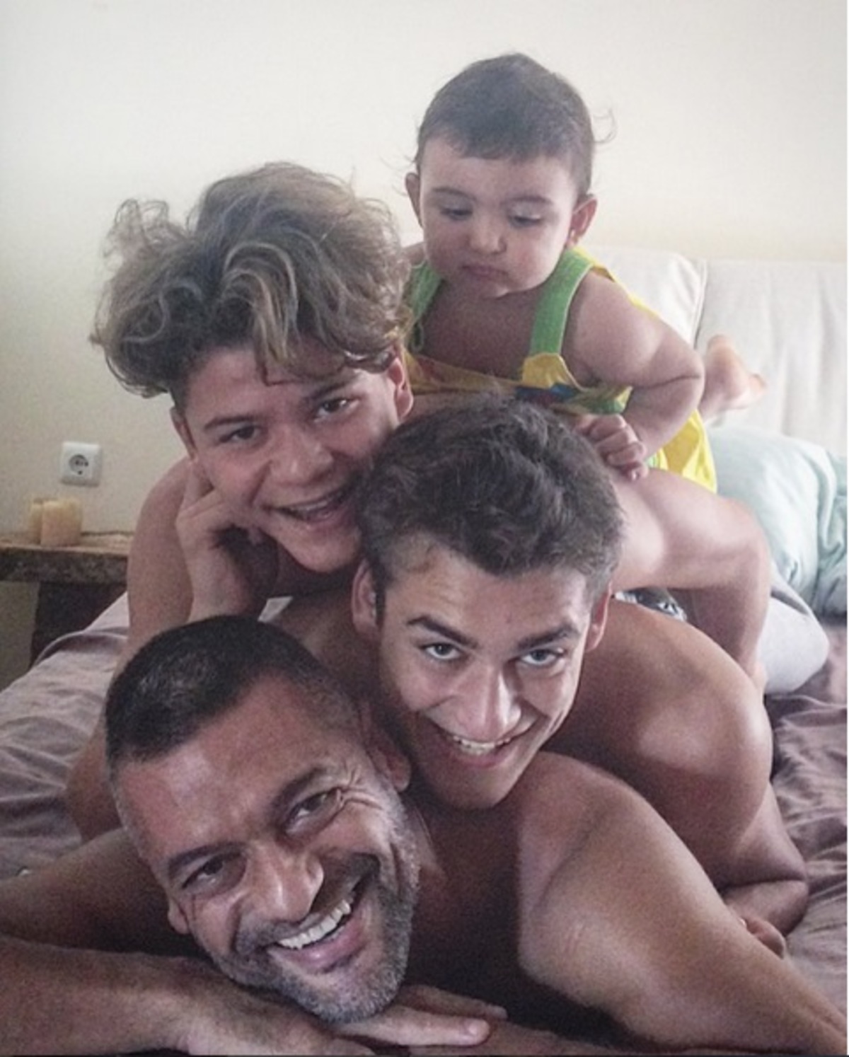 Στέλιος Κρητικός: Καμάρωσε τον μεγάλο του γιο στην πασαρέλα!