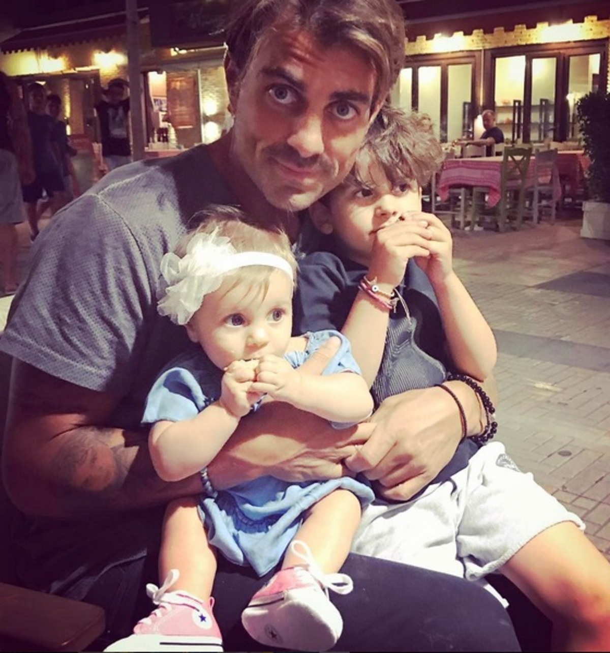 Στέλιος Χανταμπάκης: Έτσι περνά την Κυριακή με τα παιδιά και δίχως την Όλγα Πηλιάκη!