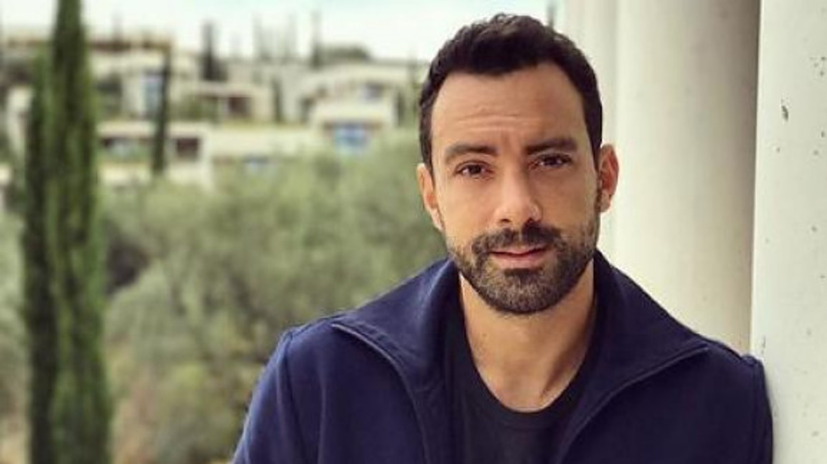 Σάκης Τανιμανίδης: «Τσάκισε» τα χαλλούμια στην Κύπρο μαζί με τους κολλητούς του! [pics]