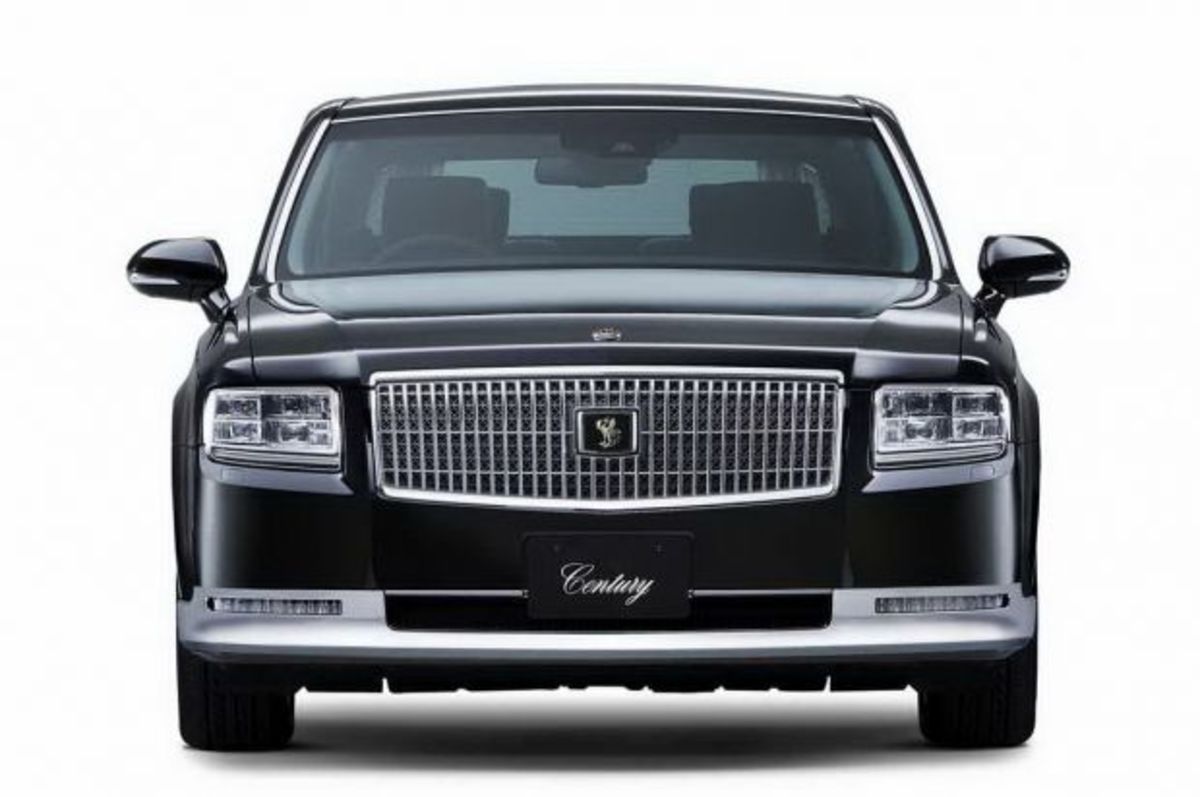 Το νέο Toyota Century είναι ένα ολοκαίνουργιο αμάξι με παλιά… φορεσιά! [pics]