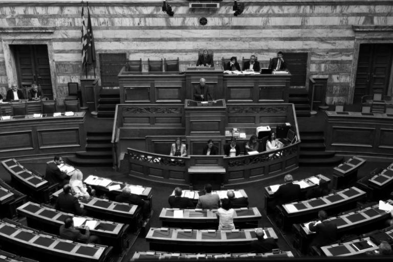 Πάγωσε η Βουλή στο άκουσμα της δολοφονίας του Μιχάλη Ζαφειρόπουλου