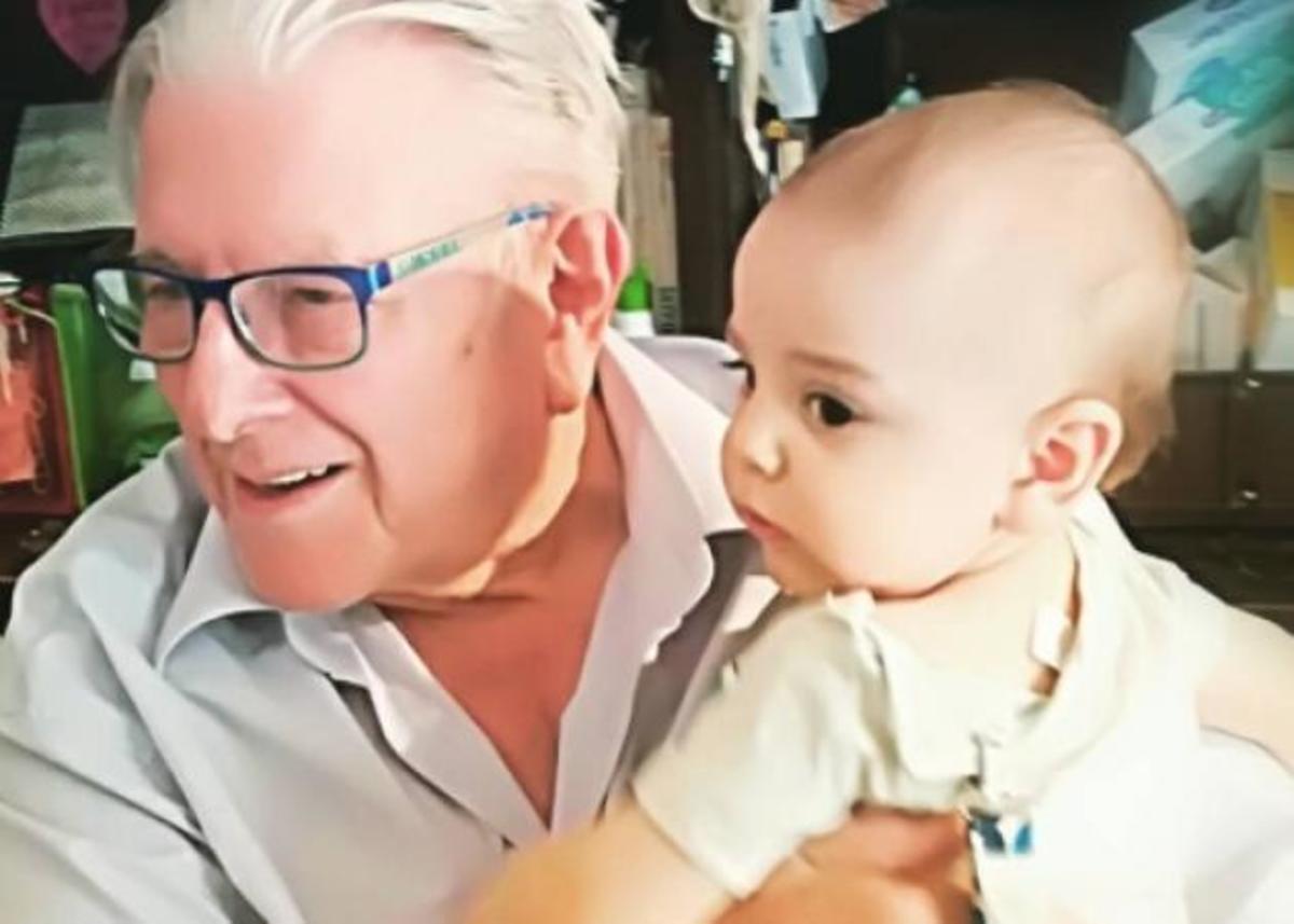 Kώστας Βουτσάς: Παίζει με τον γιο του και είναι τα πιο… τρυφερά βίντεο που έχετε δει!