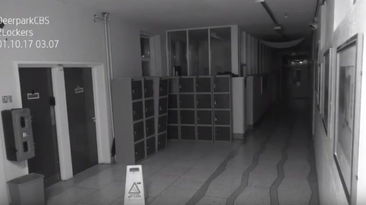 Τρόμος με το βίντεο που δείχνει φάντασμα σε σχολείο