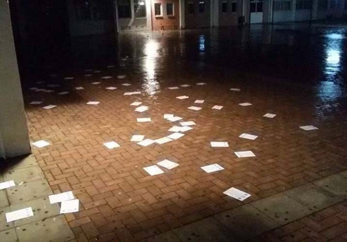 Λάρισα: Προκηρύξεις για το Πολυτεχνείο – “Κανένας μαθητής στη γιορτή του ψεύδους” [pics]