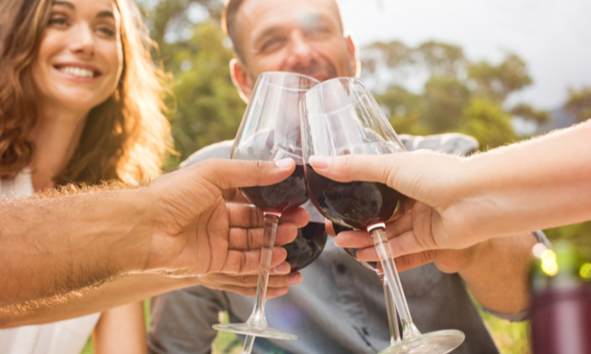 Κόκκινο κρασί: Δεν φαντάζεστε σε τι διαφέρει από τα υπόλοιπα αλκοολούχα ποτά…