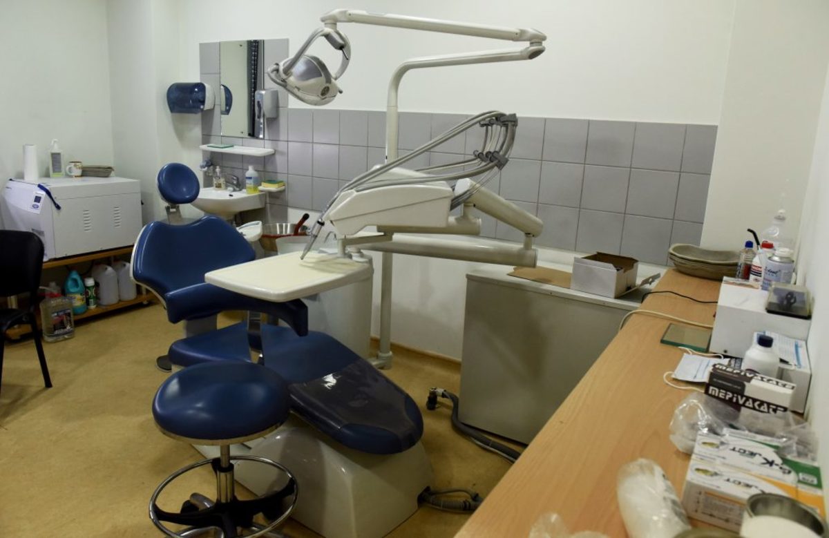 Θεσσαλονίκη: Λουκέτο σε παράνομο ινστιτούτο λεύκανσης δοντιών