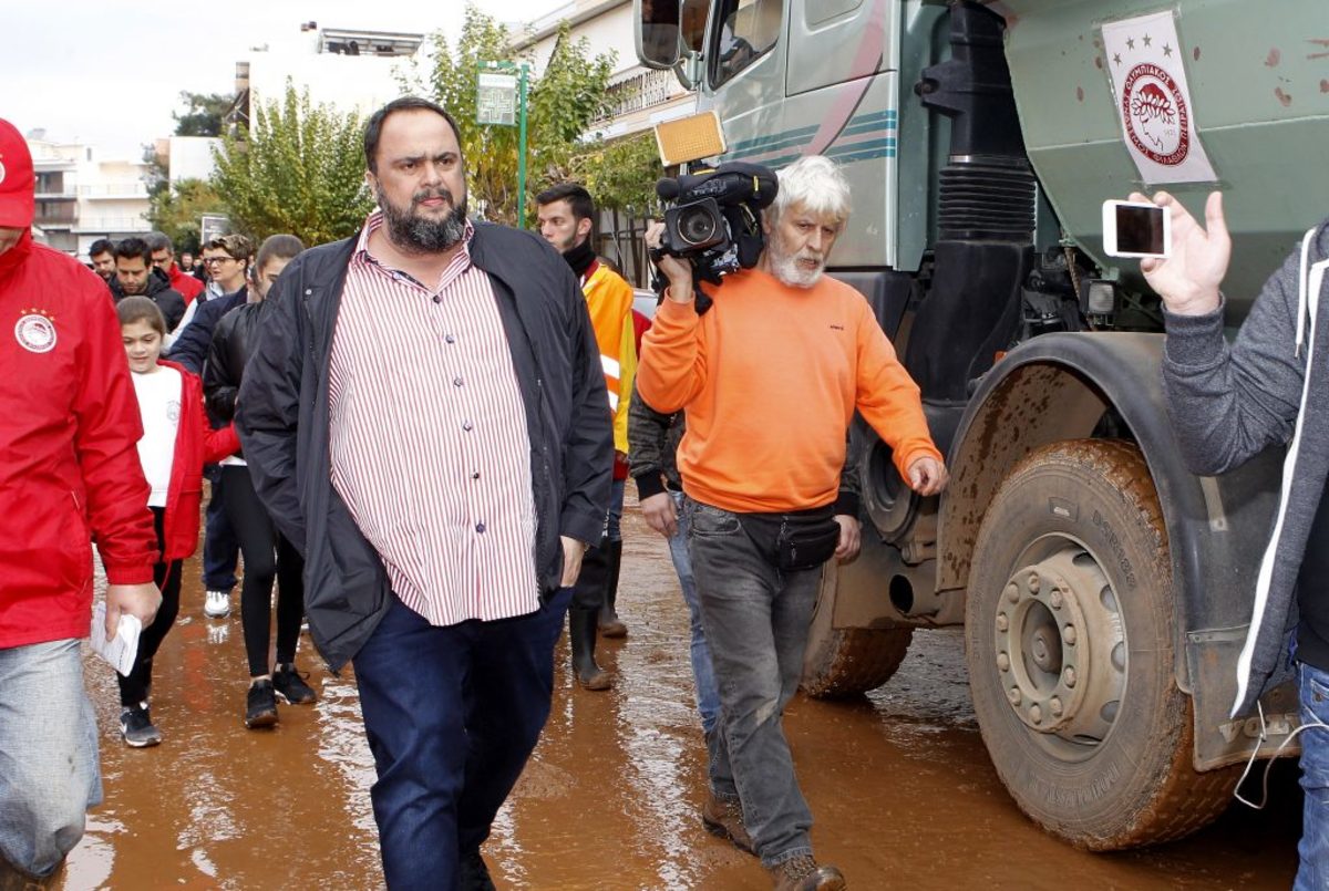 Στην πολύπαθη Μάνδρα ο Μαρινάκης! “Θα κάνουμε ό,τι μας ζητήσετε” [pics, vid]