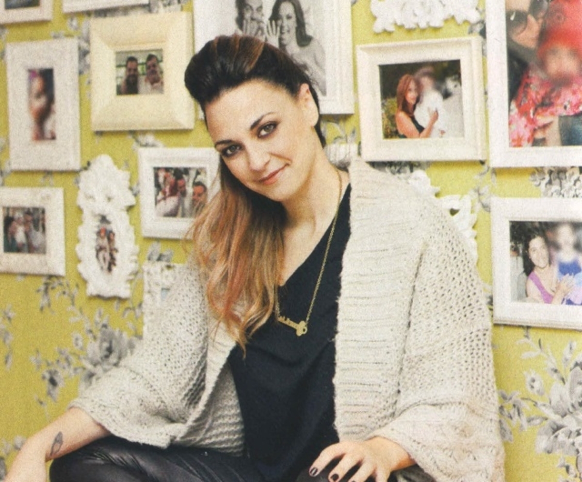 Σοφία Φαραζή: Στόλισε το χριστουγεννιάτικο δέντρο με την κόρη της! [pic]