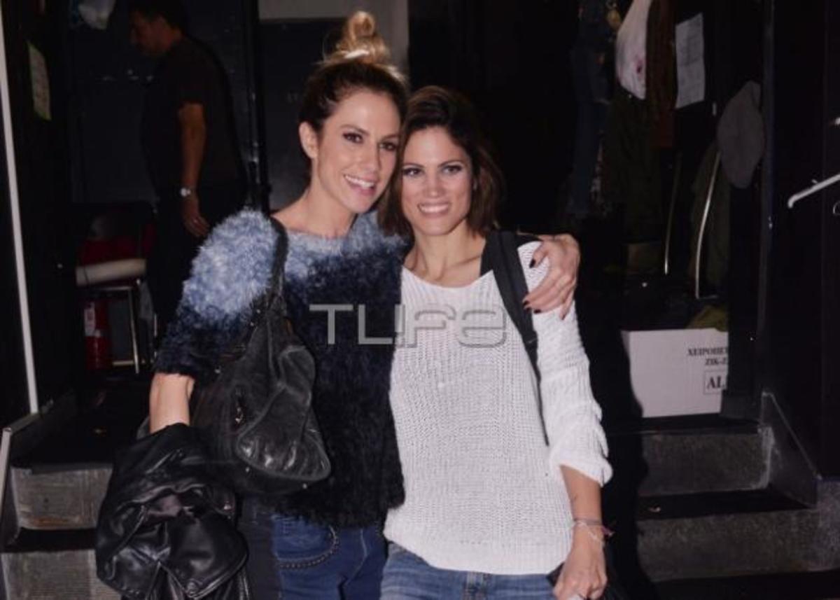 Ντορέττα Παπαδημητρίου: Στο πλευρό της Μαίρης Συνατσάκη στην θεατρική πρεμιέρα της!