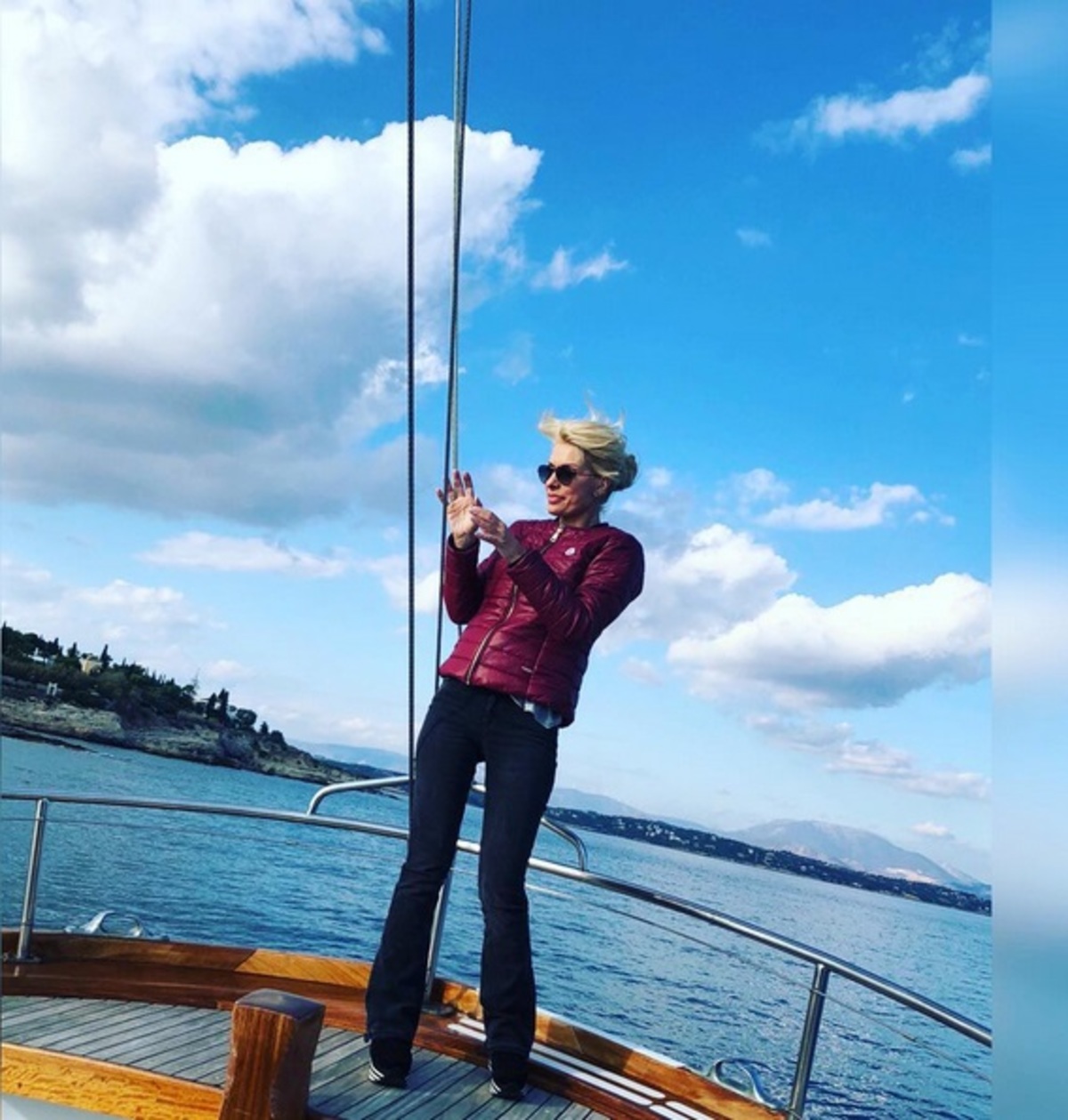 Ελένη Μενεγάκη: Ταξίδι στις Σπέτσες για τις ανάγκες της εκπομπής της!