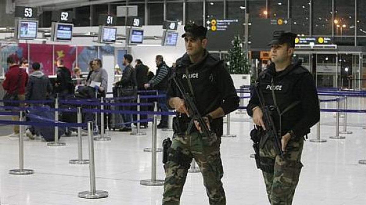 Νέο «μπλόκο» στο αεροδρόμιο Λάρνακας σε Ισραηλινούς τουρίστες – Μπουνιές σε αστυνομικούς και συλλήψεις στο transit!