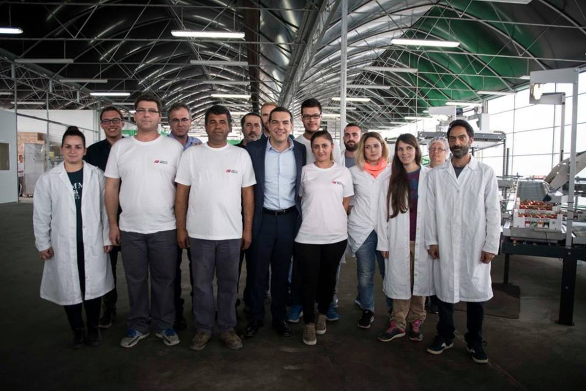 Επίσκεψη Τσίπρα στα “Πλαστικά Θράκης” – “Στηρίζουμε την υγιή επιχειρηματικότητα που σέβεται τους εργαζόμενους” [pics]