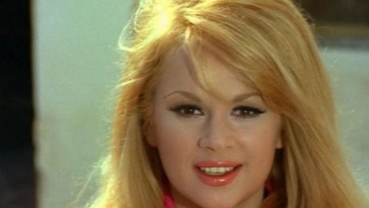 «Η Αλίκη Βουγιουκλάκη για να χωράει στα ρούχα της ζούσε με ένα καρότο και…»