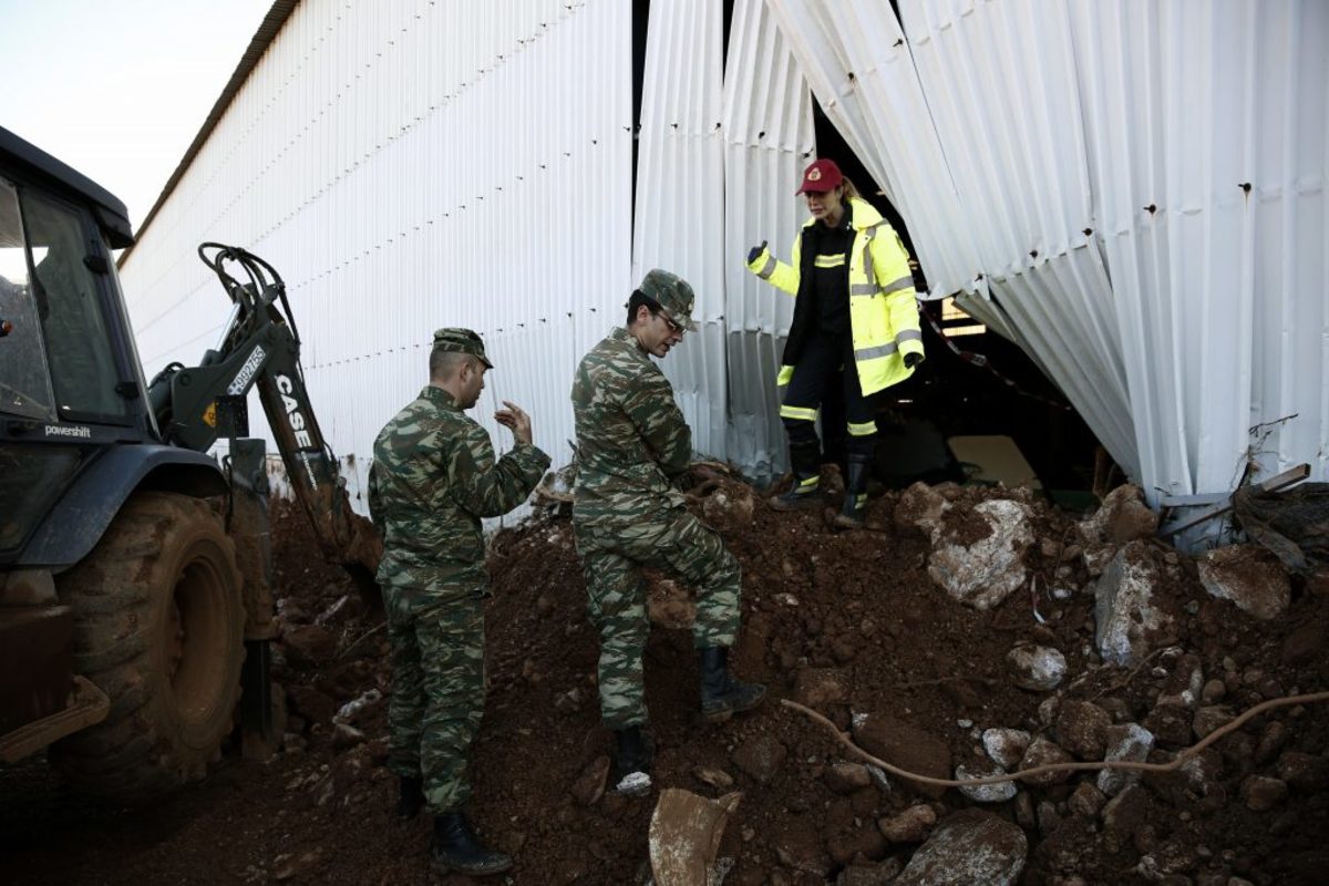 Μάνδρα: Καταραμένο μέρος το αμαξοστάσιο του δήμου