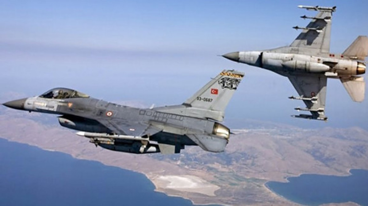 Πρωτοφανείς εκδηλώσεις με νεο-θωμανικό «άρωμα» και F-16 για τη μαύρη επέτειο ανακήρυξης του ψευδοκράτους [pics]