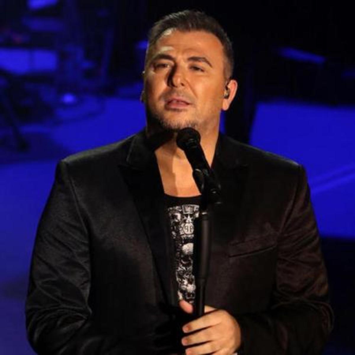 Αντώνης Ρέμος: Μετά την Μύκονο, δίνει μεγάλη συναυλία σε πολυτελέστατο θέρετρο στην Γαλλία! [pics]