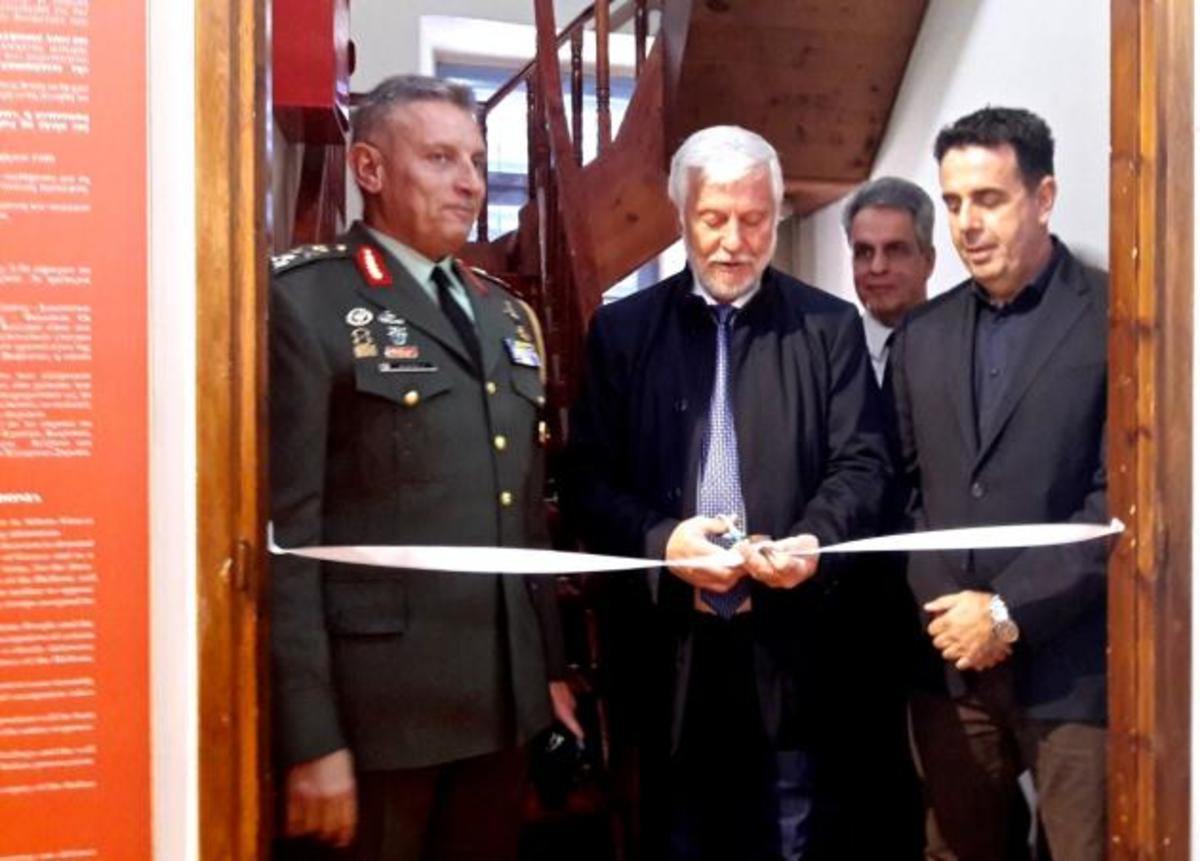 Ο Υπαρχηγός  ΓΕΕΘΑ στην Έκθεση «Εικονογραφώντας το Έπος του ’40» [pics]