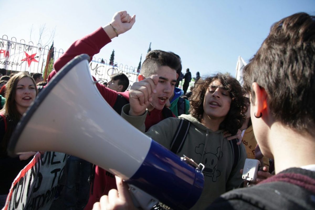 Επεισόδια στο υπουργείο Παιδείας! Ενταση και χημικά