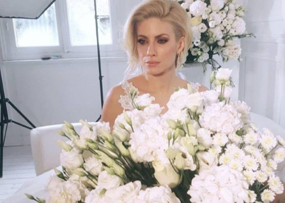 Πρόβα νυφικού για την Ευαγγελία Αραβανή