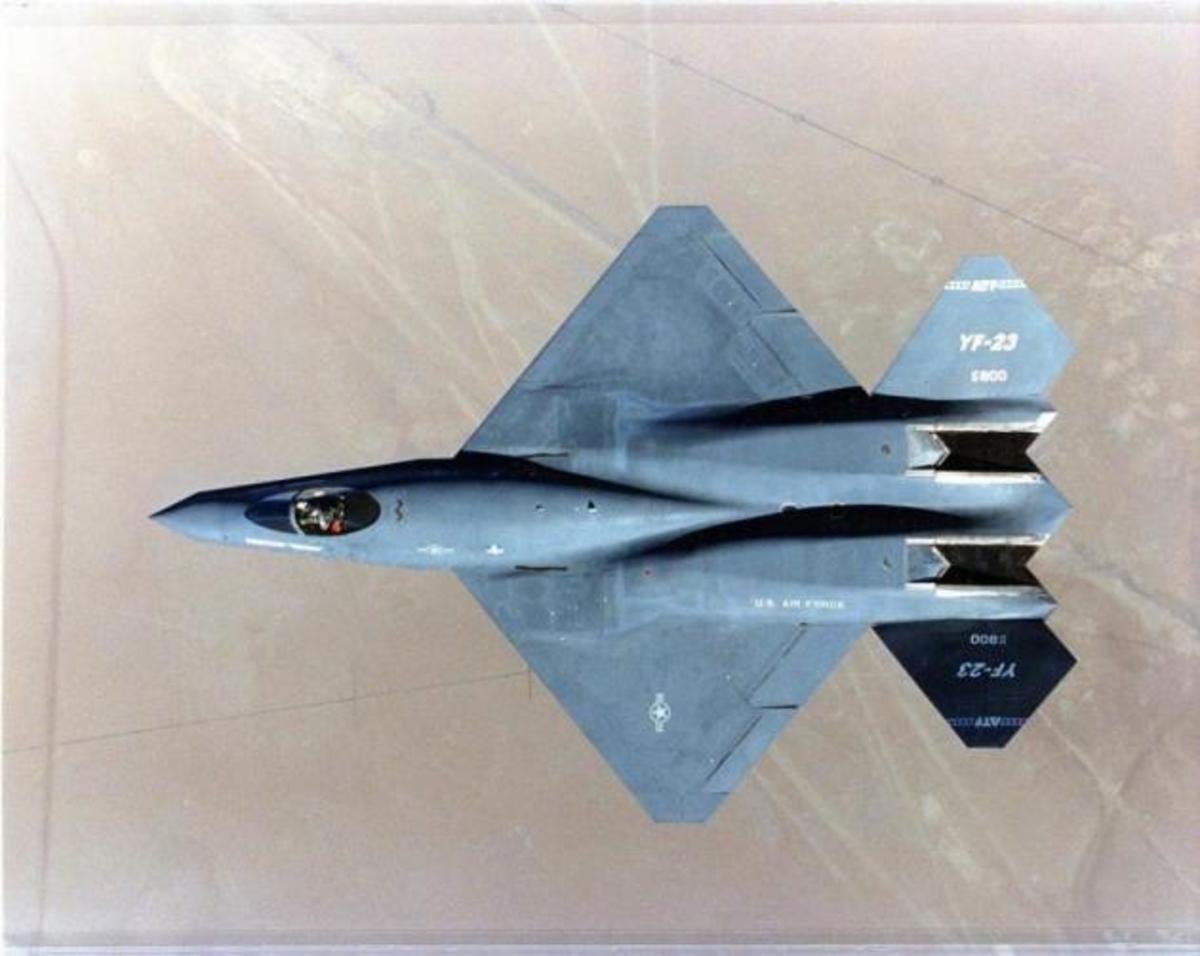 Ποιο είναι το μόνο μαχητικό που θα μπορούσε να αντικαταστήσει το F-22 [vid]