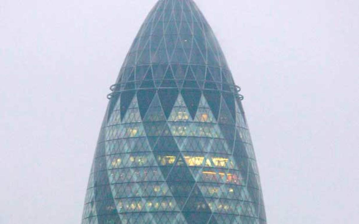 Συναγερμός στο Λονδίνο! Αποκλεισμένος ο Πύργος Gherkin
