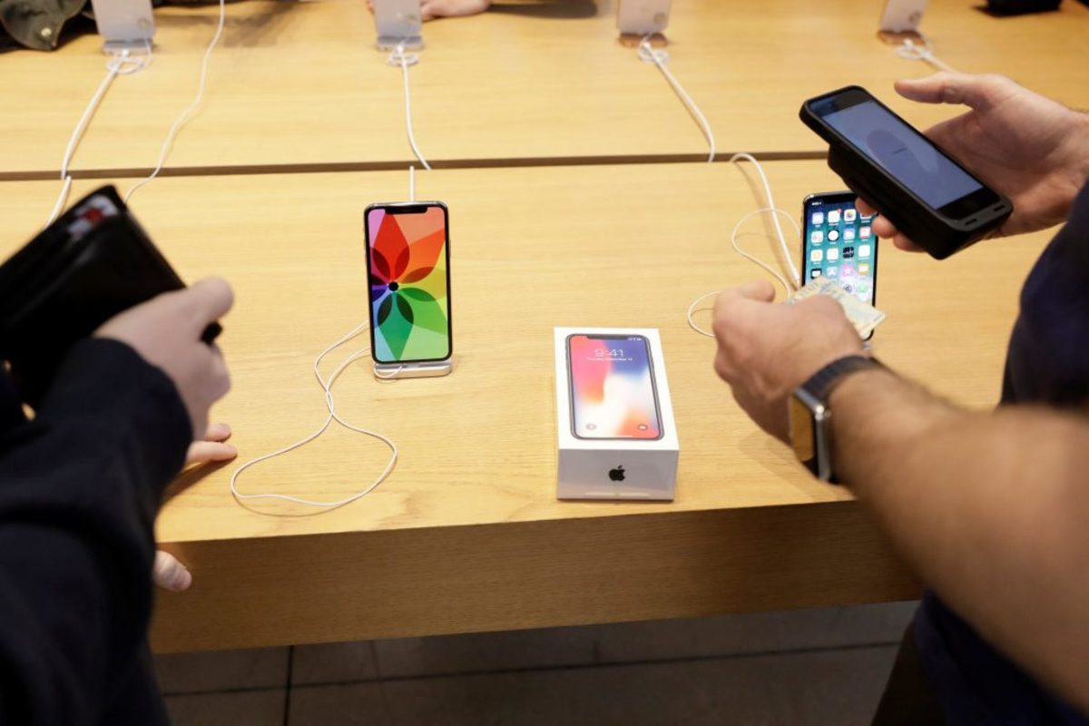 Μήνυση στην Apple για επιβράδυνση των παλιών iPhone