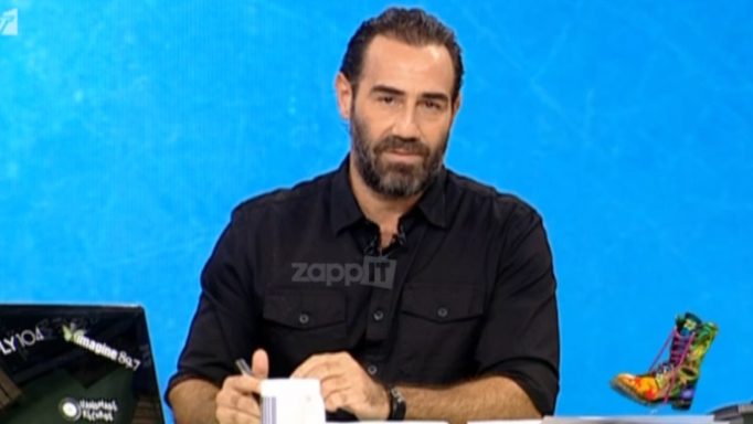 Οι Ράδιο Αρβύλα «ξεγύμνωσαν» τον Νότη Σφακιανάκη! [vid]