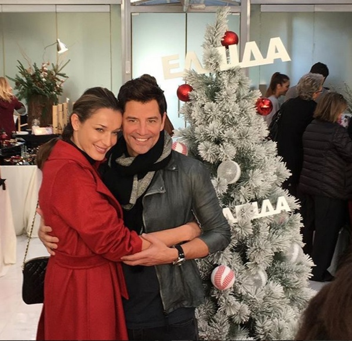 Σάκης Ρουβάς – Κάτια Ζυγούλη: Βρέθηκαν στο Χριστουγεννιάτικο Bazaar του Συλλόγου Φίλων Παιδιών με καρκίνο «ΕΛΠΙΔΑ»