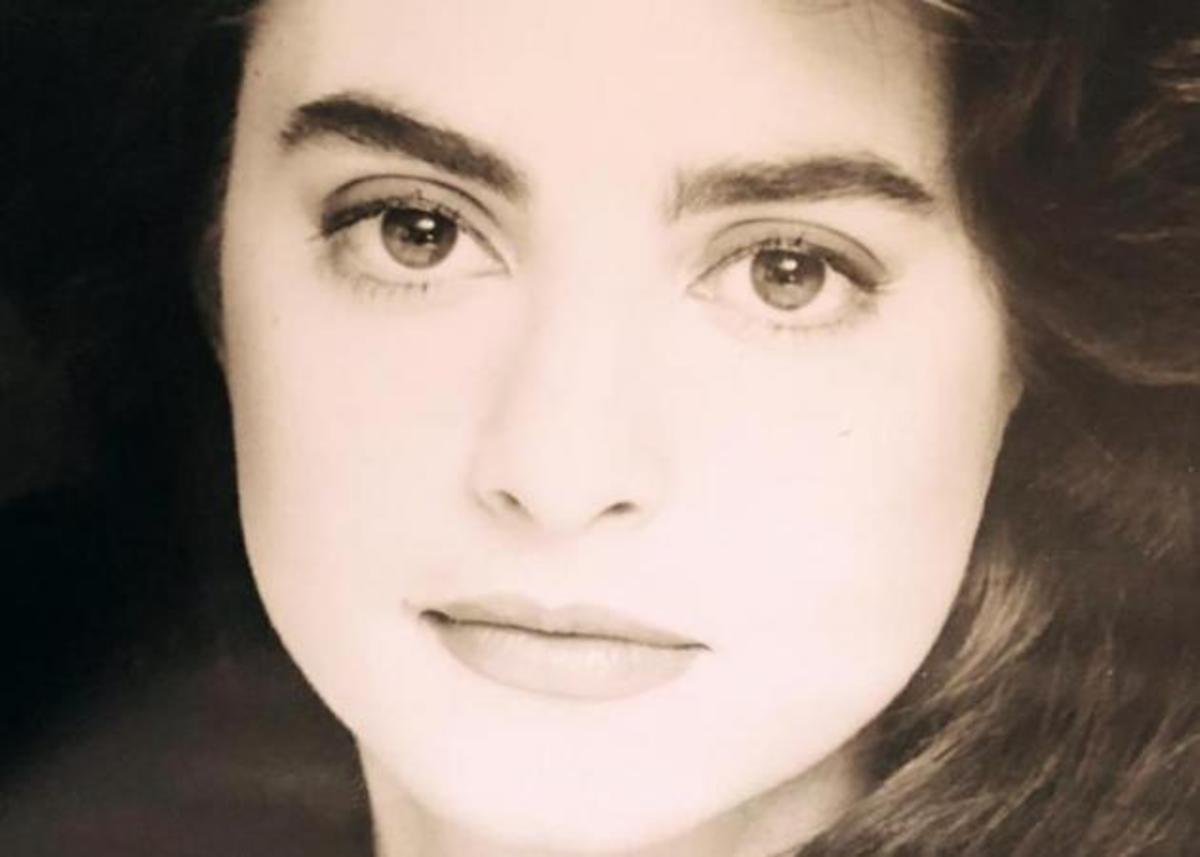 Αγνώριστη Ελληνίδα δημοσιογράφος στα 20 χρόνια της! [pics]