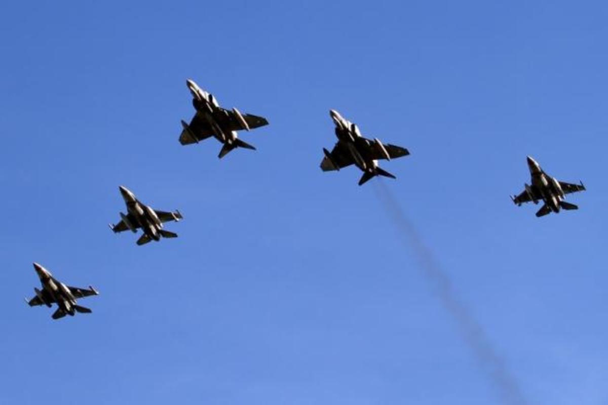 Πολεμική Αεροπορία: 32 “γεράκια” από το “φυτώριο TOP GUN” της Ανδραβίδας