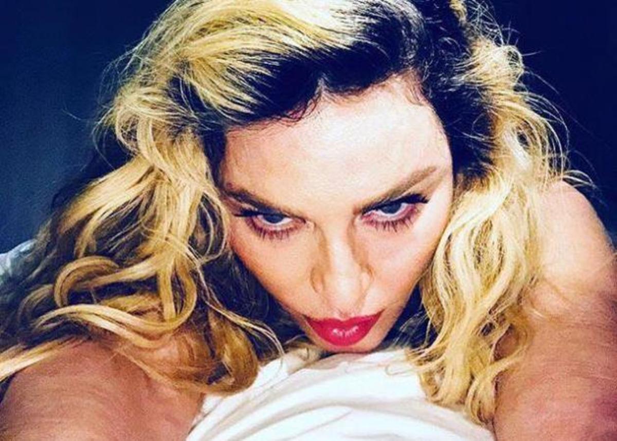 Madonna: Aγνώριστη, πέταξε για Λισσαβόνα, στην οικονομική θέση και έμειναν όλοι με το στόμα ανοιχτό! [Pic]